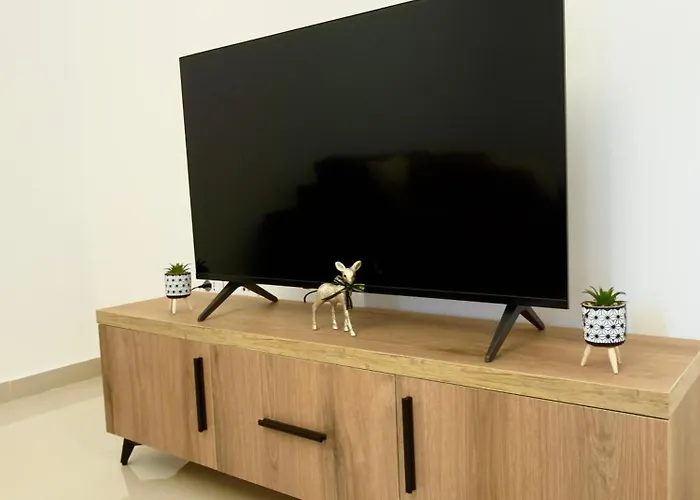 アパート Angela ティラナ